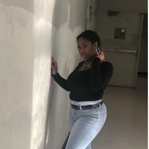 Meet your Posher, Nina